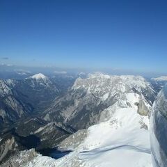 Flugwegposition um 15:49:36: Aufgenommen in der Nähe von Admont, Österreich in 2425 Meter